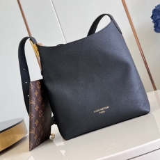 Louis Vuitton Hobo Bags